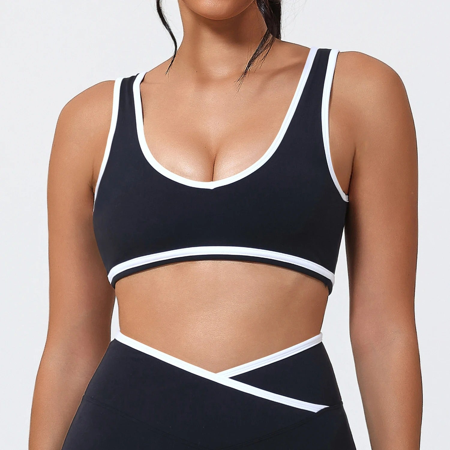 top,
cropped,
top fitness feminino,
cropped fitness feminino,
top academia feminino,
cropped academia feminino,
top esportivo feminino,
top para treino,
top gym feminino,
roupa fitness,