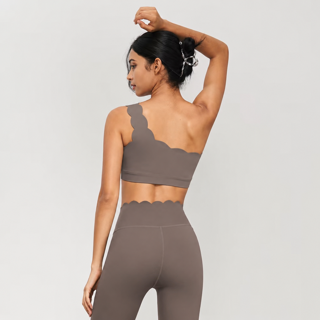top,
cropped,
top fitness feminino,
cropped fitness feminino,
top academia feminino,
cropped academia feminino,
top esportivo feminino,
top para treino,
top gym feminino,
roupa fitness,