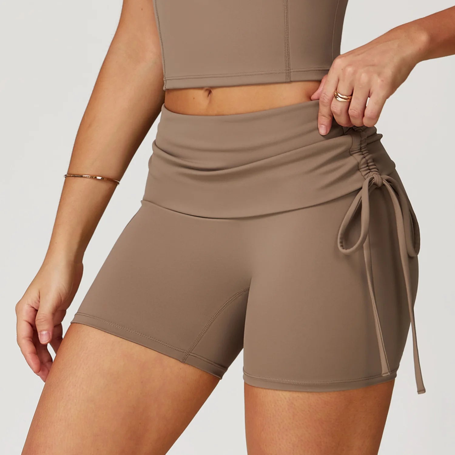 short,
short fitness,
short fitness feminino,
short academia feminino,
short esportivo feminino,
short para treino,
short gym feminino,
short fitness compressão,
short fitness confortável,
short fitness respirável,
short cós alto,
short cintura alta,
short modelador,
short push up,
short levanta bumbum,
short saia,
short saia fitness,
short saia academia,
short saia feminino,