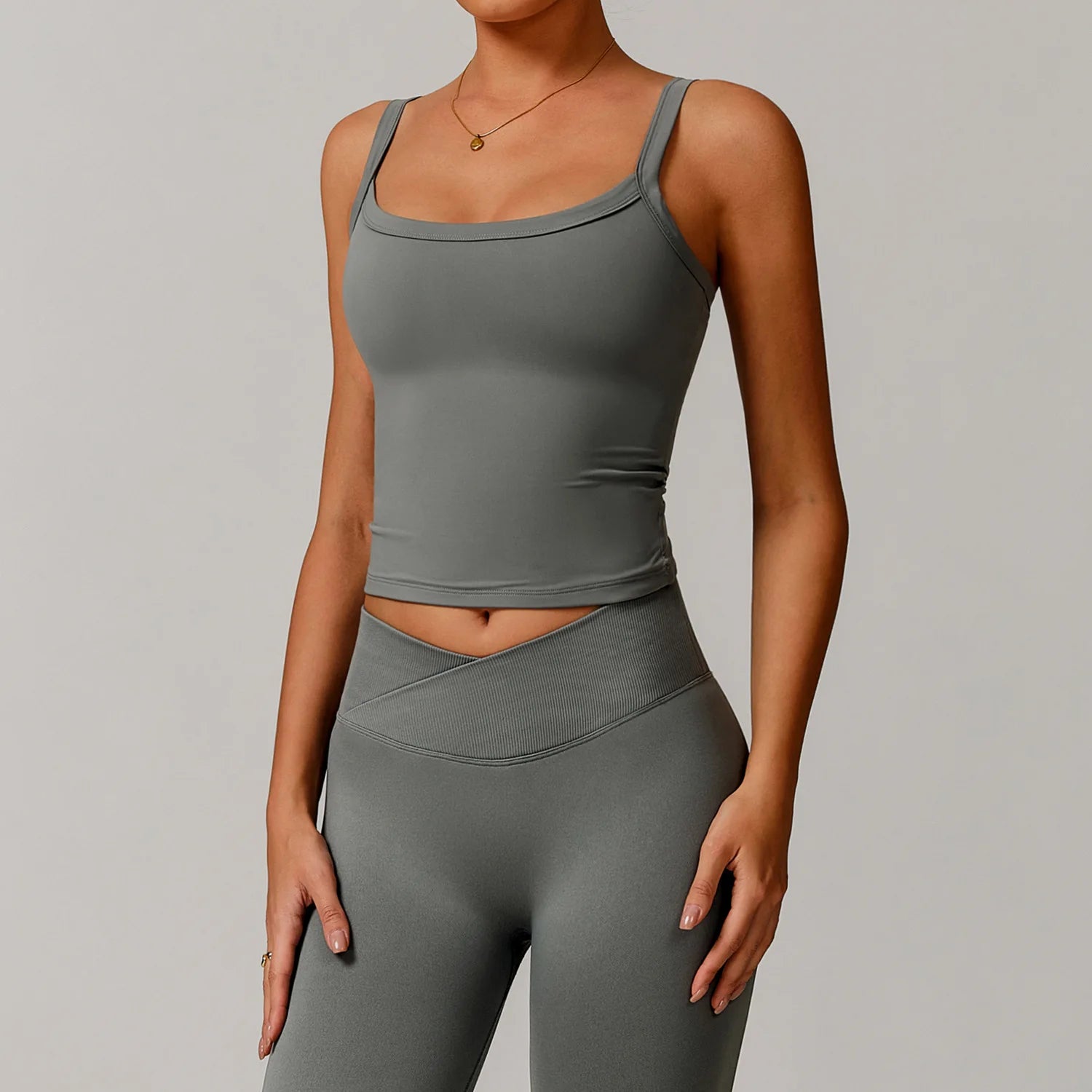 top,
cropped,
top fitness feminino,
cropped fitness feminino,
top academia feminino,
cropped academia feminino,
top esportivo feminino,
top para treino,
top gym feminino,
roupa fitness,
