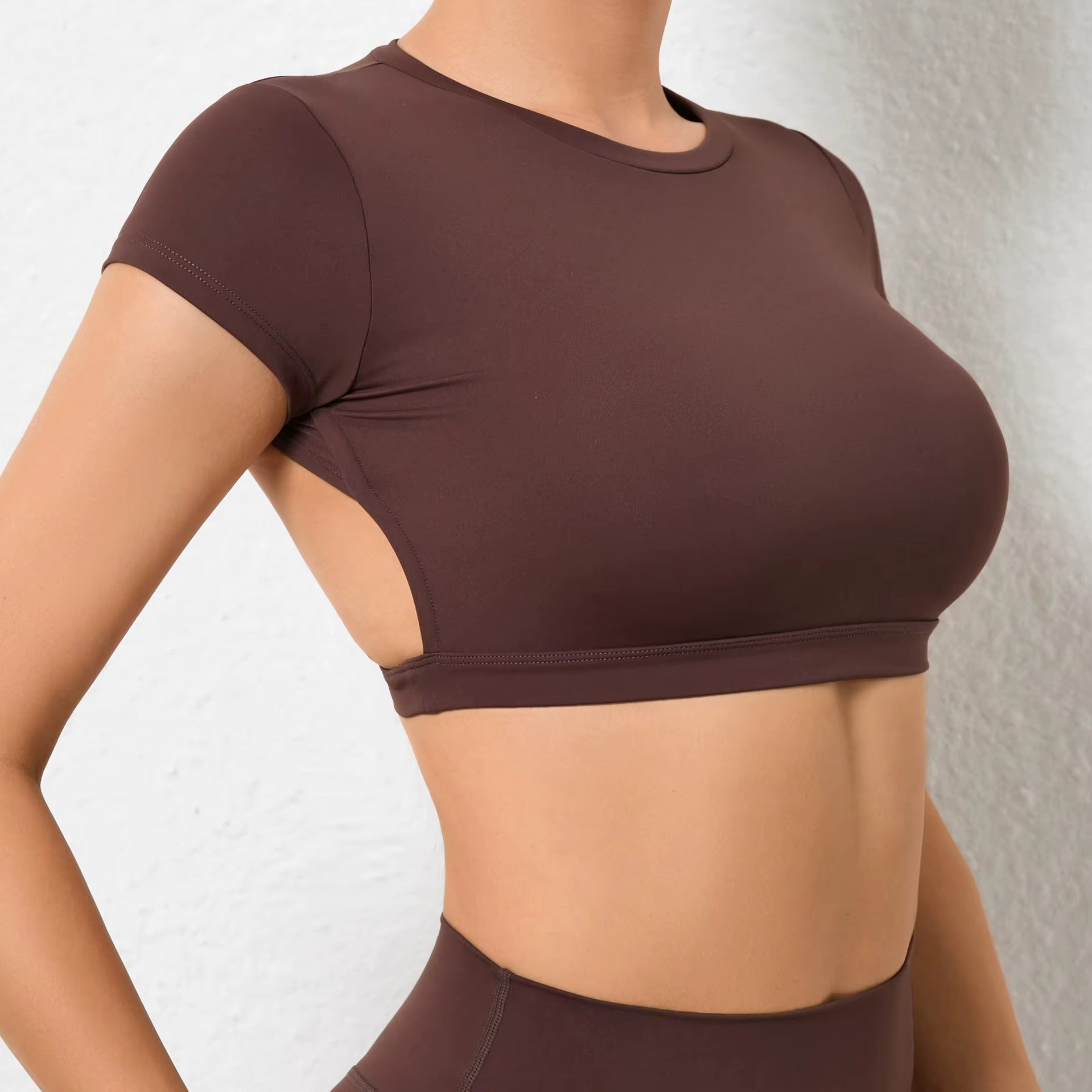 top,
cropped,
top fitness feminino,
cropped fitness feminino,
top academia feminino,
cropped academia feminino,
top esportivo feminino,
top para treino,
top gym feminino,
roupa fitness,