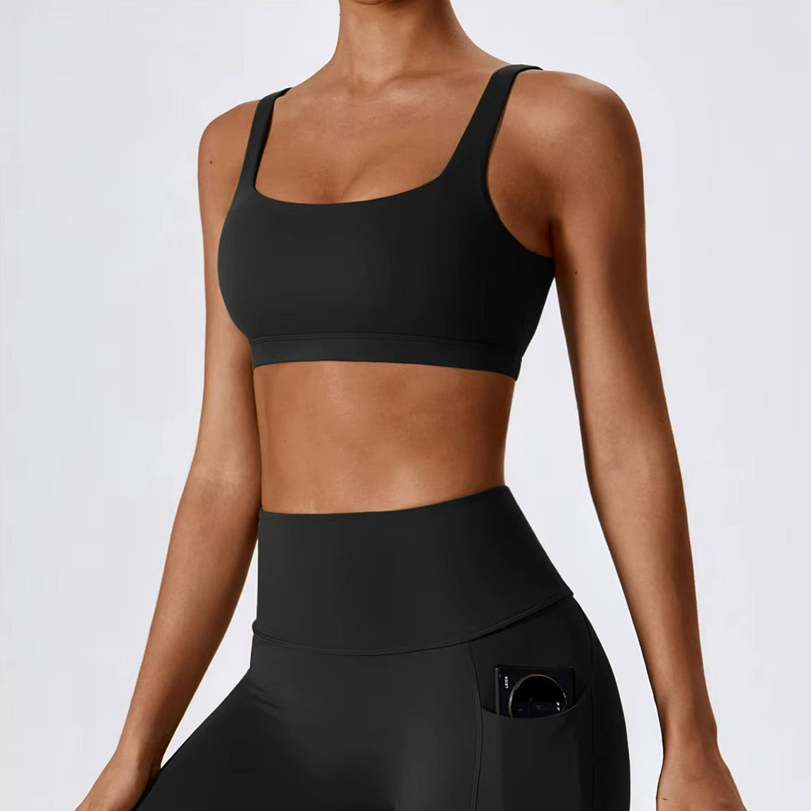 top,
cropped,
top fitness feminino,
cropped fitness feminino,
top academia feminino,
cropped academia feminino,
top esportivo feminino,
top para treino,
top gym feminino,
roupa fitness,