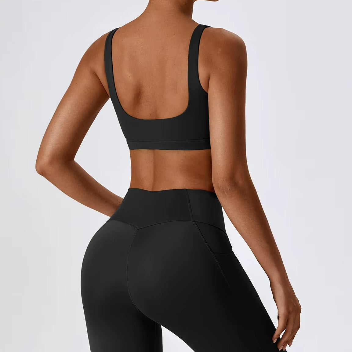 top,
cropped,
top fitness feminino,
cropped fitness feminino,
top academia feminino,
cropped academia feminino,
top esportivo feminino,
top para treino,
top gym feminino,
roupa fitness,