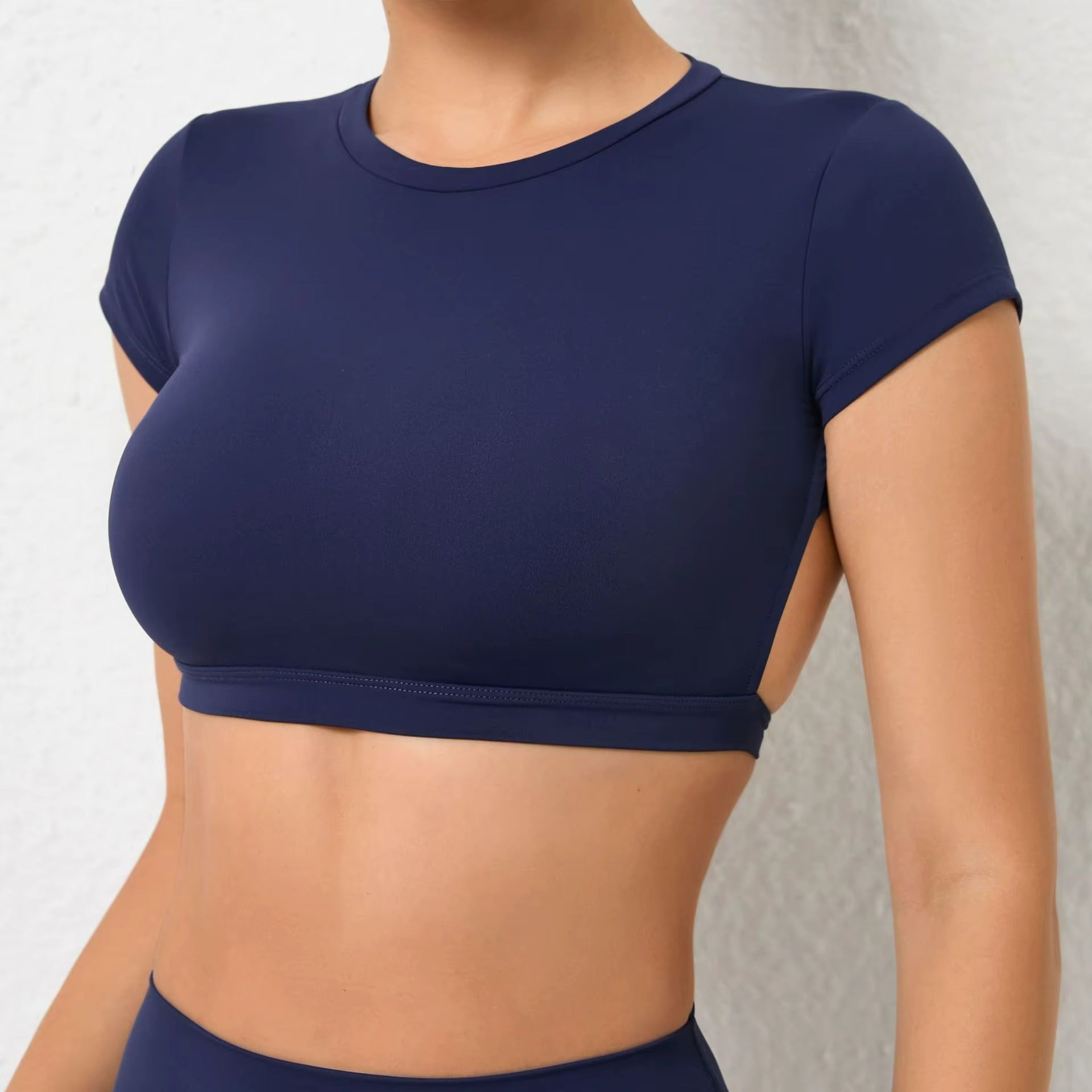 top,
cropped,
top fitness feminino,
cropped fitness feminino,
top academia feminino,
cropped academia feminino,
top esportivo feminino,
top para treino,
top gym feminino,
roupa fitness,