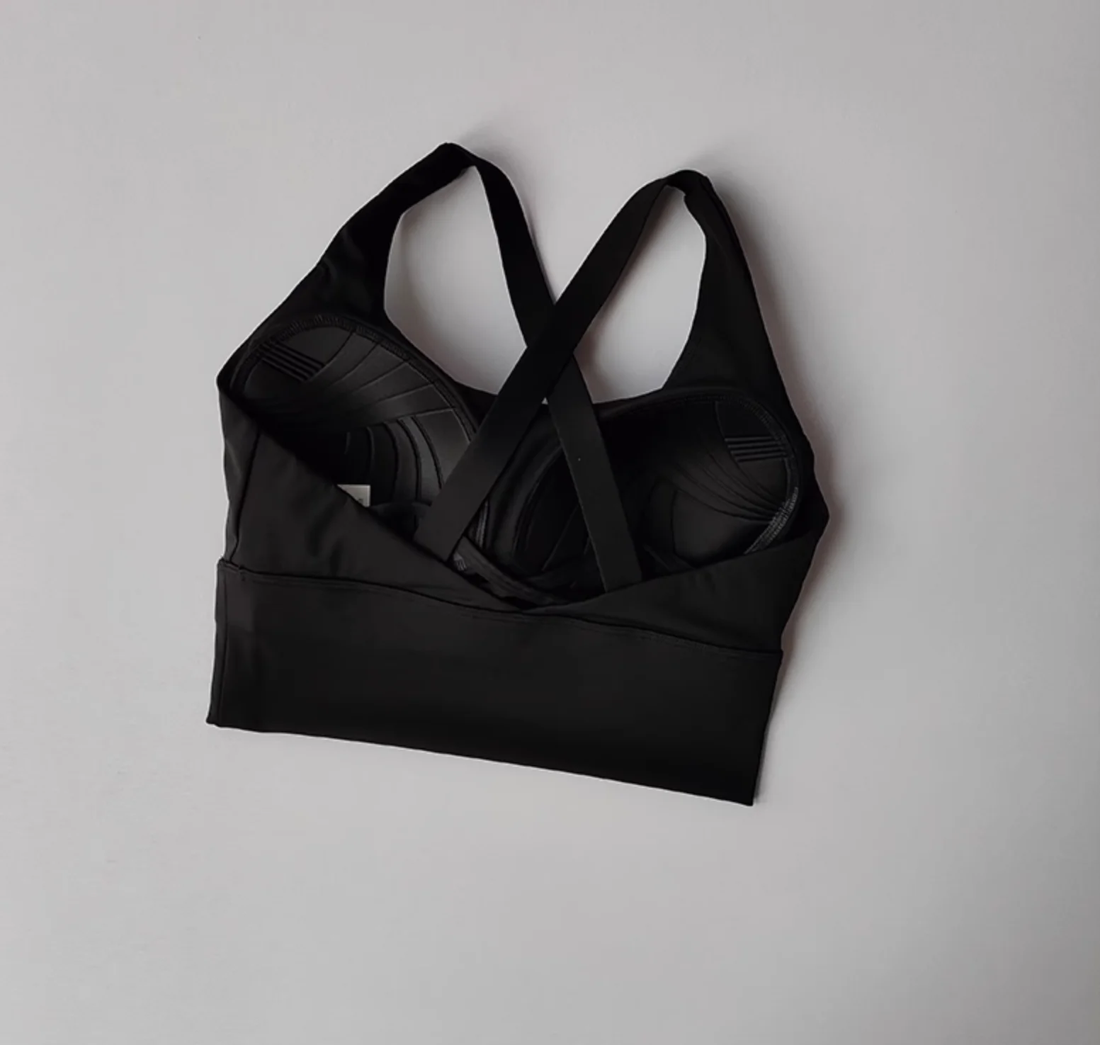 top,
cropped,
top fitness feminino,
cropped fitness feminino,
top academia feminino,
cropped academia feminino,
top esportivo feminino,
top para treino,
top gym feminino,
roupa fitness,