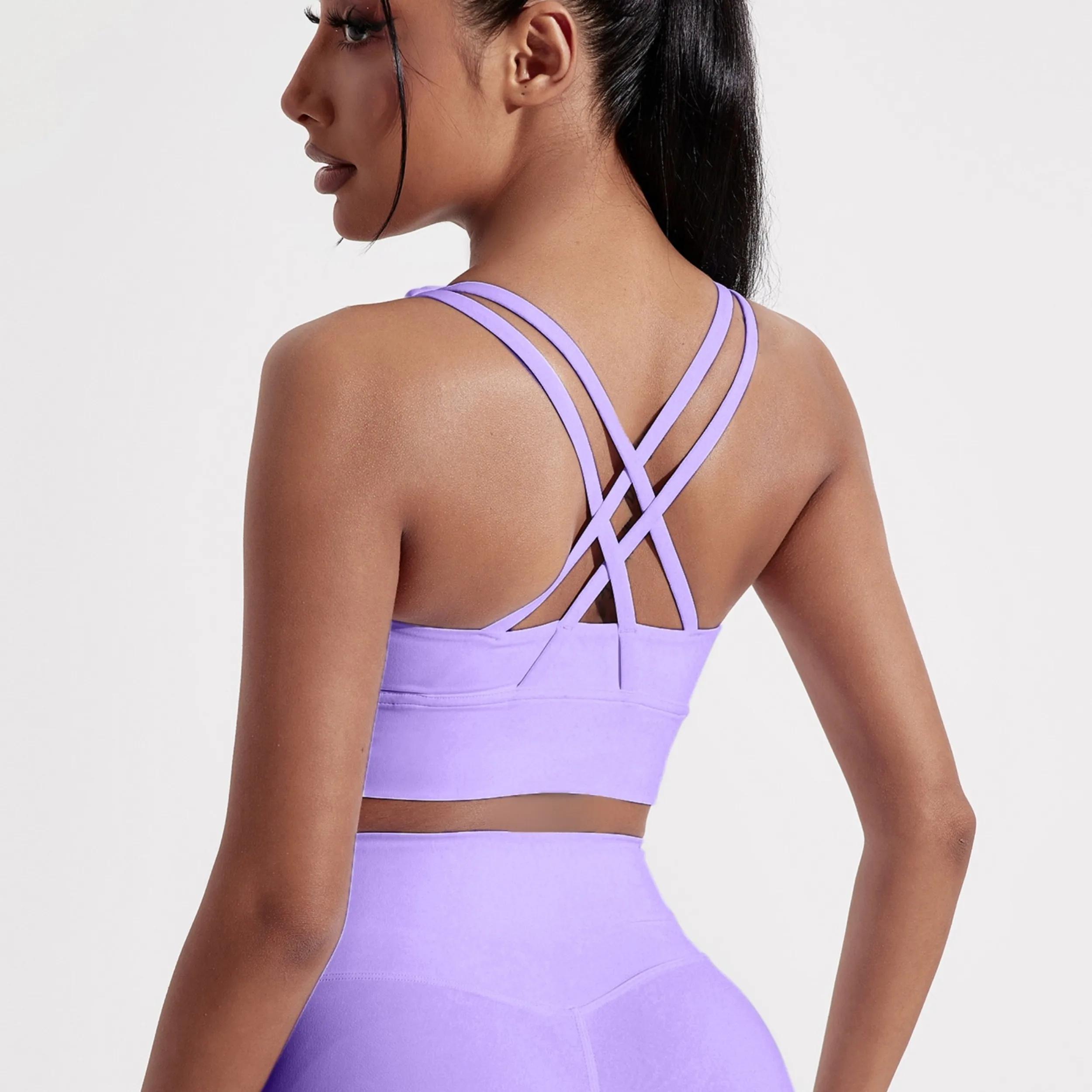 top,
cropped,
top fitness feminino,
cropped fitness feminino,
top academia feminino,
cropped academia feminino,
top esportivo feminino,
top para treino,
top gym feminino,
roupa fitness,