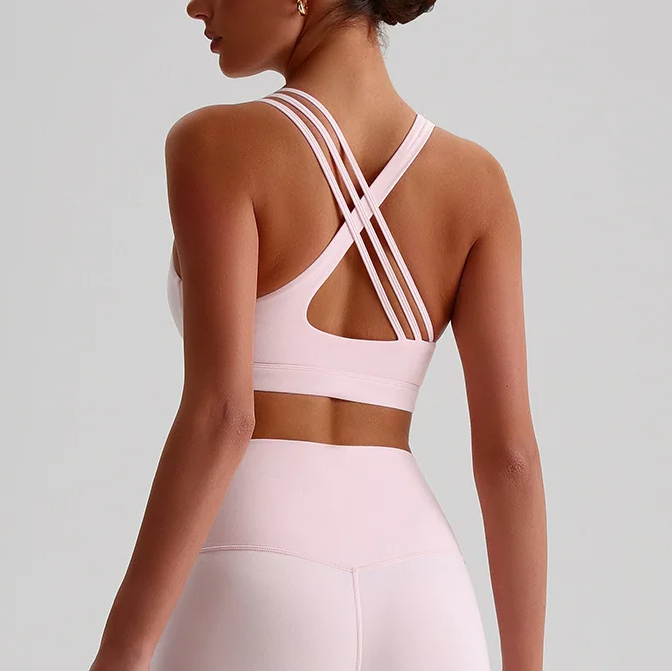 top,
cropped,
top fitness feminino,
cropped fitness feminino,
top academia feminino,
cropped academia feminino,
top esportivo feminino,
top para treino,
top gym feminino,
roupa fitness,