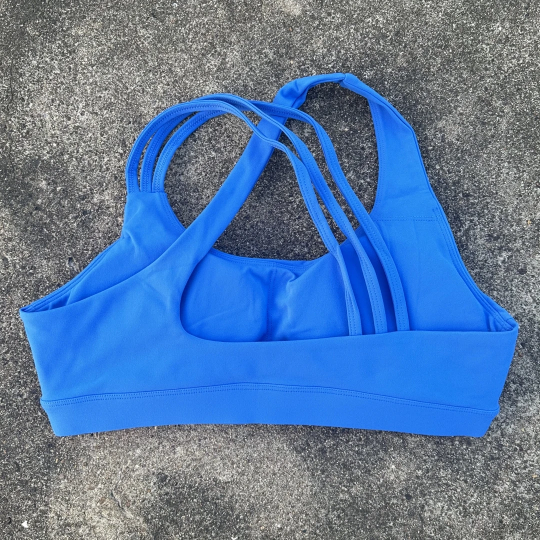 top,
cropped,
top fitness feminino,
cropped fitness feminino,
top academia feminino,
cropped academia feminino,
top esportivo feminino,
top para treino,
top gym feminino,
roupa fitness,