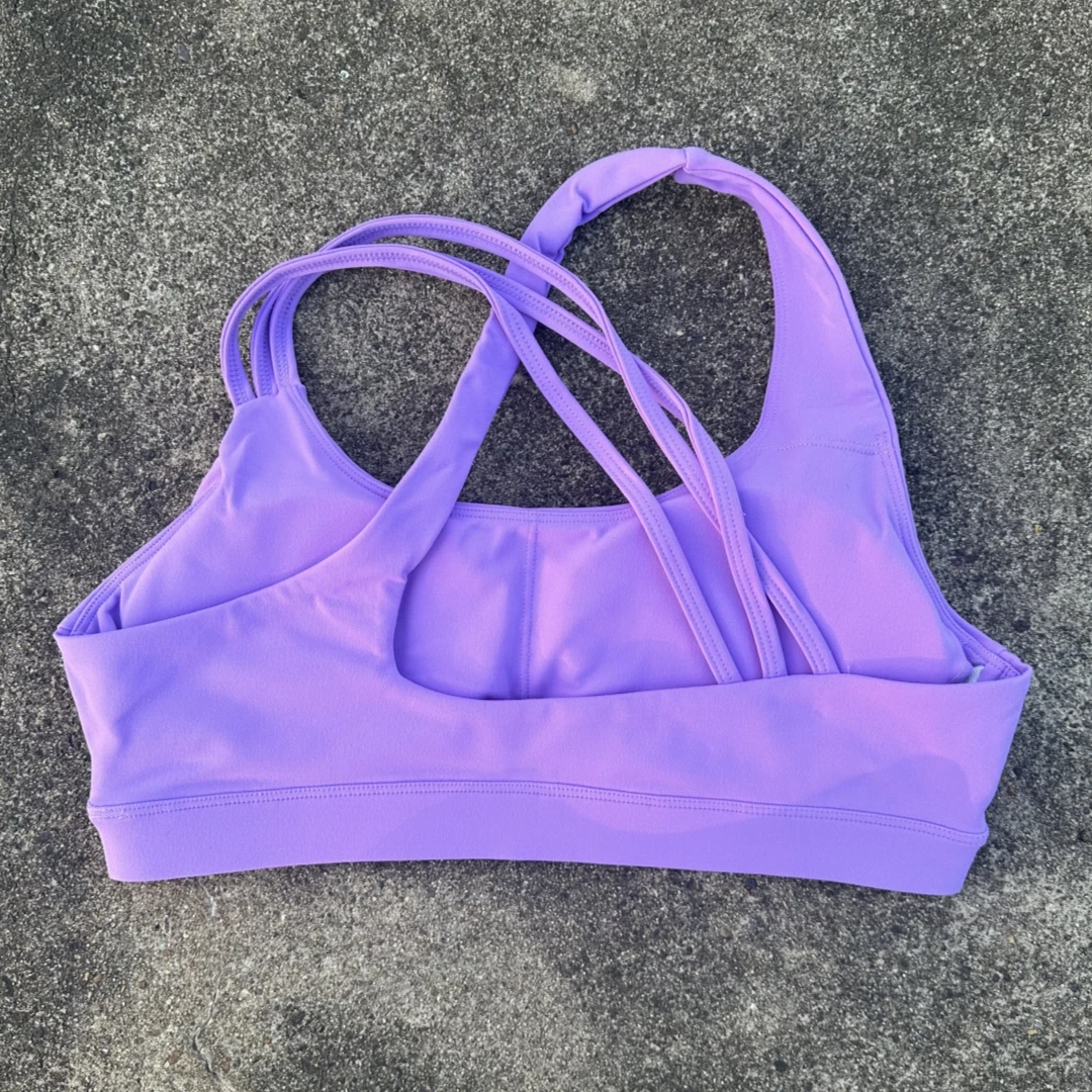 top,
cropped,
top fitness feminino,
cropped fitness feminino,
top academia feminino,
cropped academia feminino,
top esportivo feminino,
top para treino,
top gym feminino,
roupa fitness,