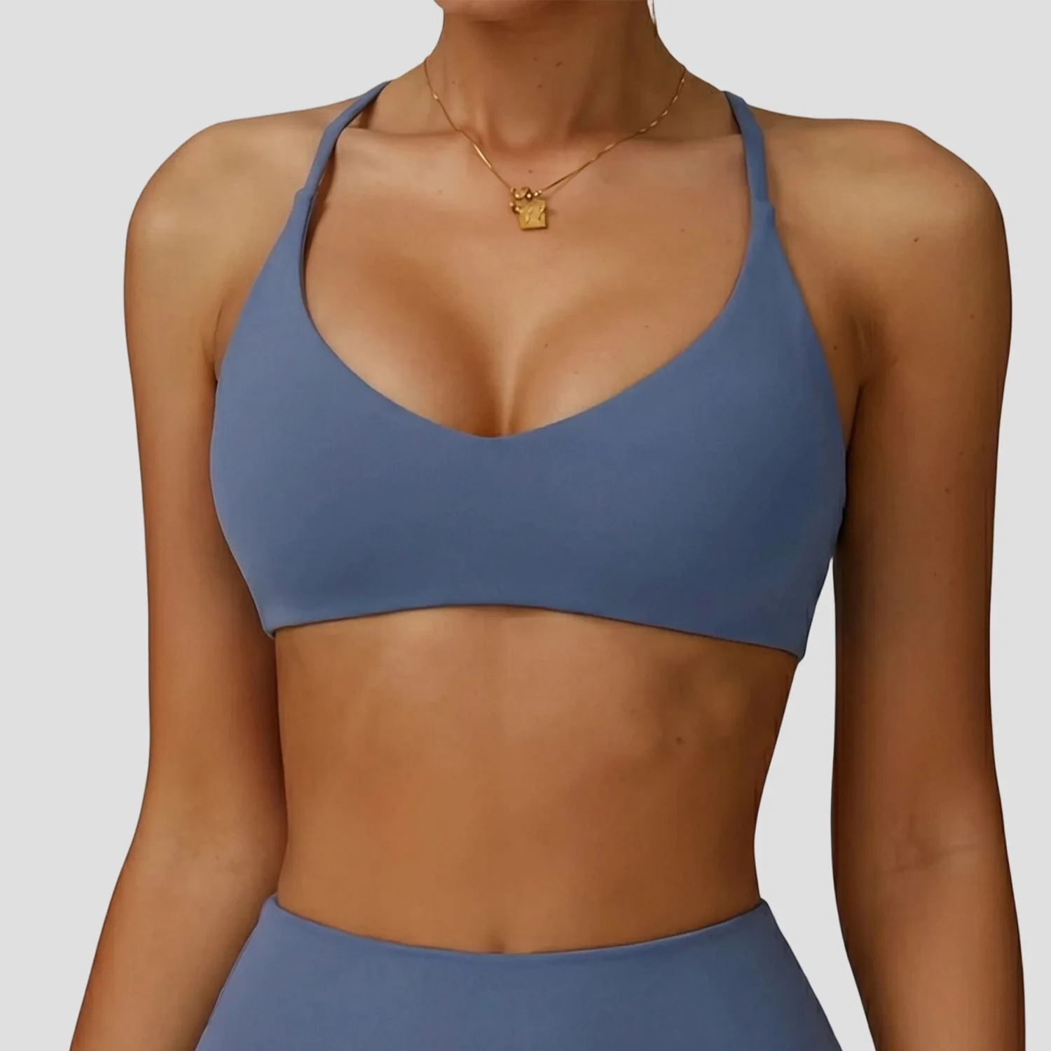 top,
cropped,
top fitness feminino,
cropped fitness feminino,
top academia feminino,
cropped academia feminino,
top esportivo feminino,
top para treino,
top gym feminino,
roupa fitness,
