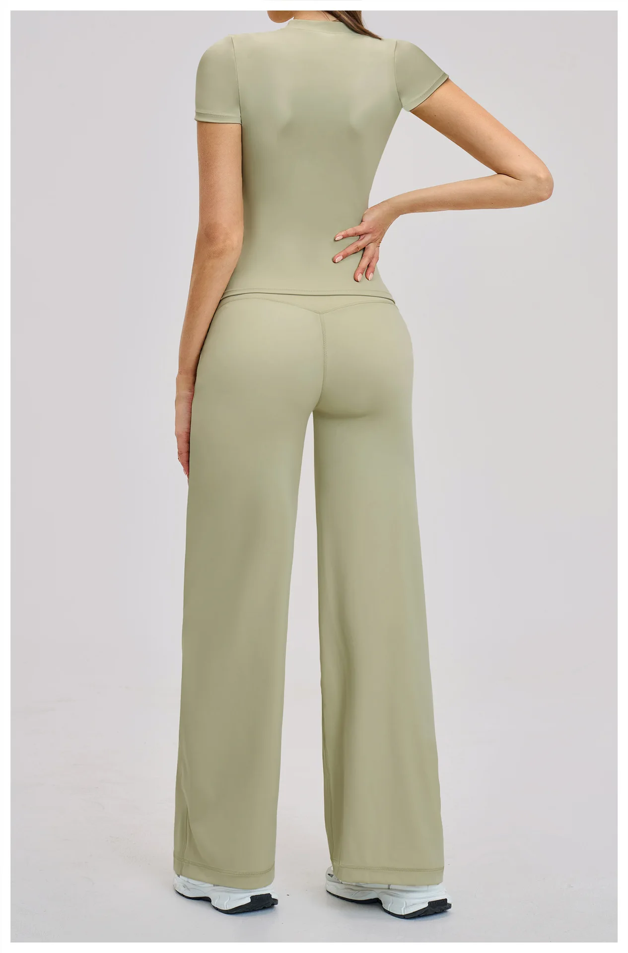 Conjunto Cropped Manga Curta com Calça Efeito Buum Soft Motion