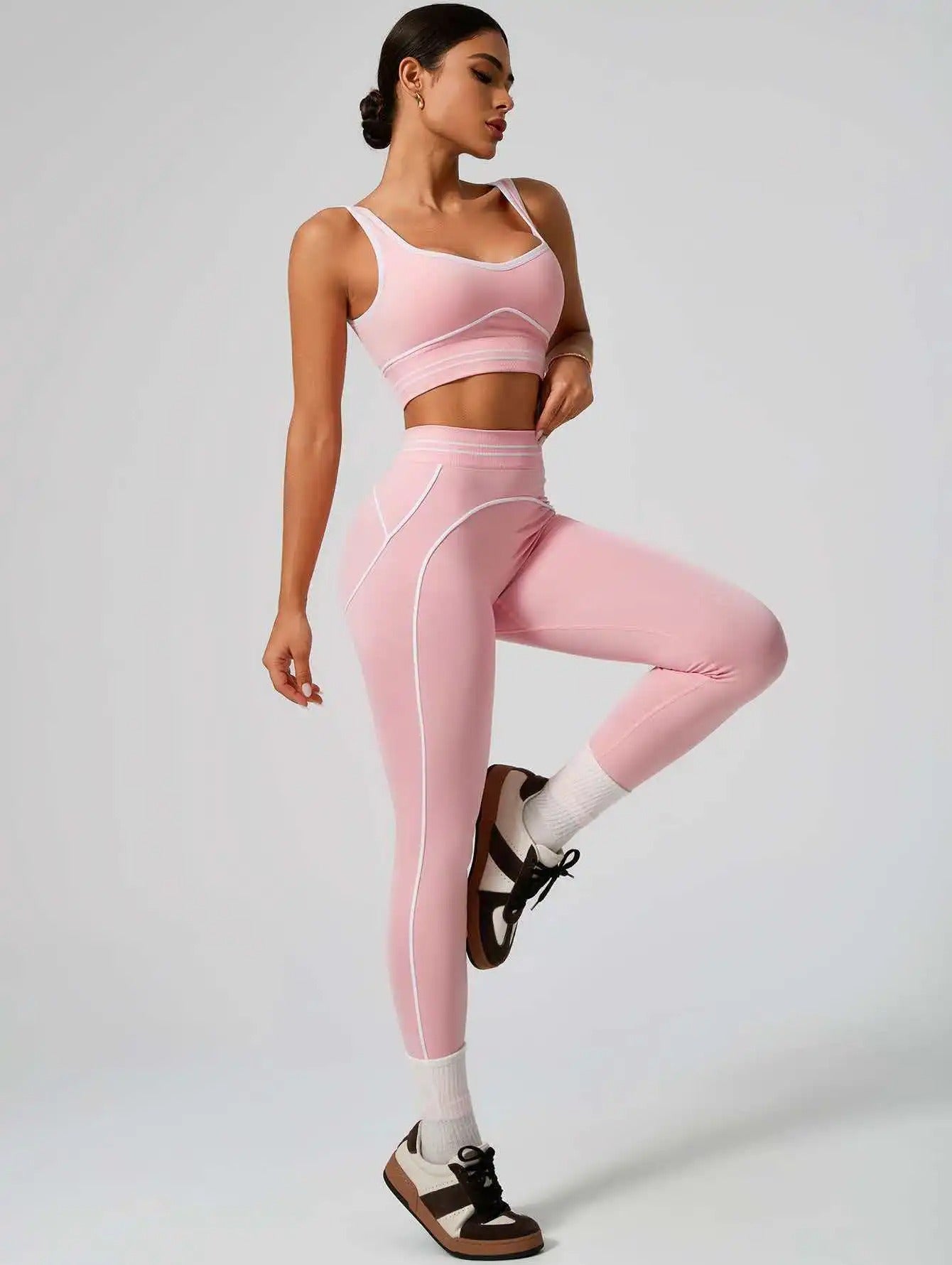 Conjunto Top Push Up com Leggings Recortes Dafini